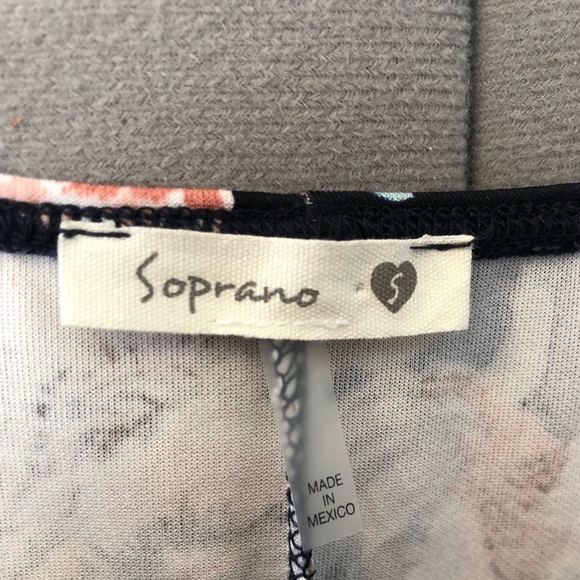 Soprano Floral Dress - Picture 6 of 6